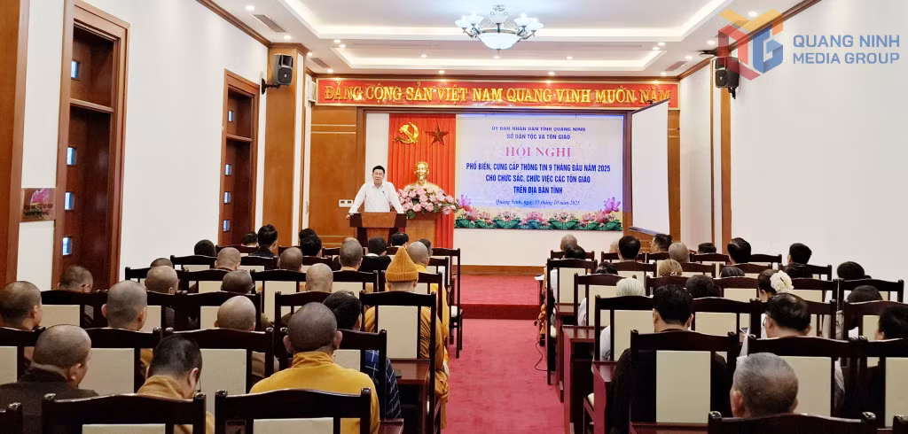 Sở Dân tộc và Tôn giáo tỉnh tổ chức hội nghị cung cấp thông tin tình hình kinh tế - xã hội cũng như các chính sách mới liên quan cho các chức sắc, chức việc các tôn giáo, trong đó có người uy tín trên địa bàn tỉnh tháng 10/2025.