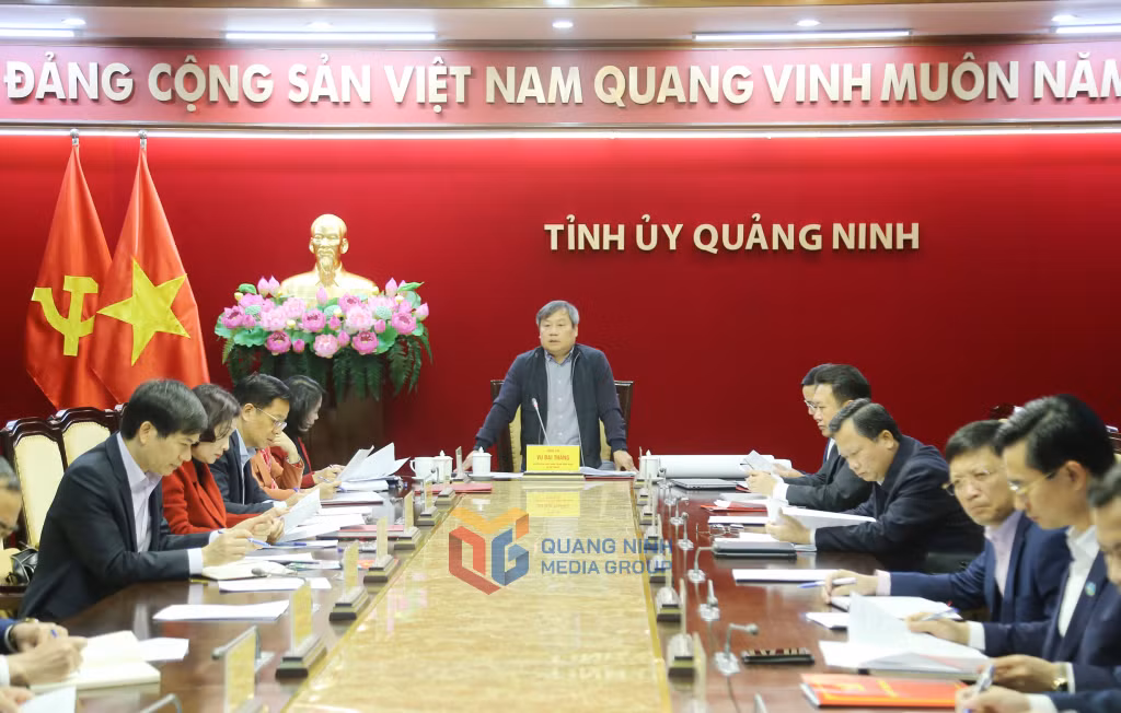 Đồng chí Vũ Đại Thắng, Ủy viên Trung ương Đảng, Bí thư Tỉnh ủy, Trưởng Ban Chỉ đạo, kết luận cuộc họp.