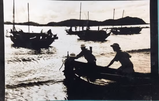 Công an nhân dân vũ trang Hải Ninh truy lùng gián điệp, biệt kích của tình báo Mỹ và Tưởng Giới Thạch xâm nhập vùng biển Hải Ninh.