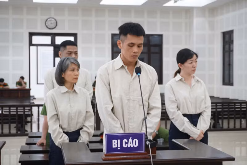 Nhóm đối tượng làm giả giấy tờ, hồ sơ tài liệu Ke Jin Peng; Diệp Lệ Ngọc; Nguyễn Thị Thúy; Đào Vinh Công tại Tòa.