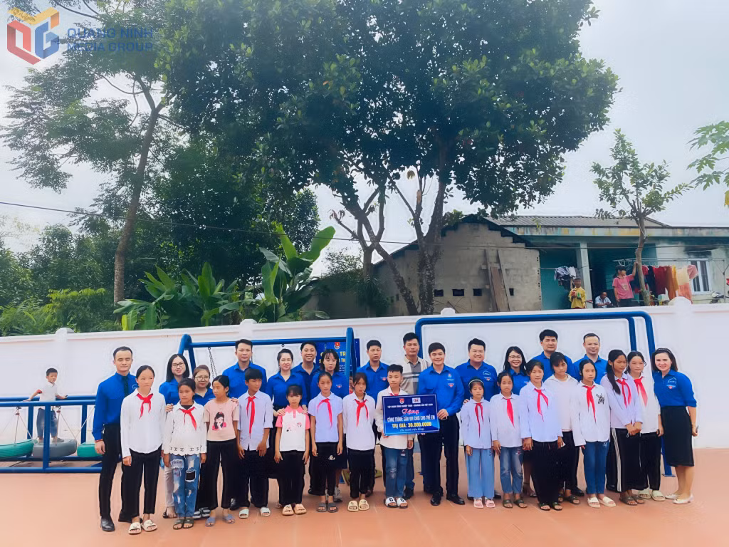 Công trình sân vui chơi cho thanh thiếu nhi tại nhà văn hoá thôn Tân Ốc 1 trị giá 30 triệu đồng.