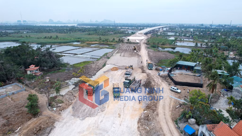 2025-03_Dự án Đường ven sông kết nối cao tốc Hạ Long - Hải Phòng đến TX Đông Triều - thi công giai đoạn 1. Ảnh: Đỗ Phương