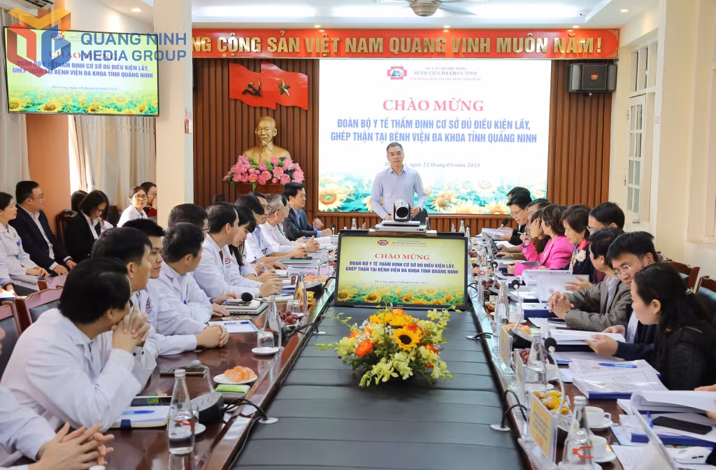 Đoàn công tác của Bộ Y tế do Cục trưởng Cục khám, chữa bệnh Hà Anh Đức thẩm định các điều kiện 