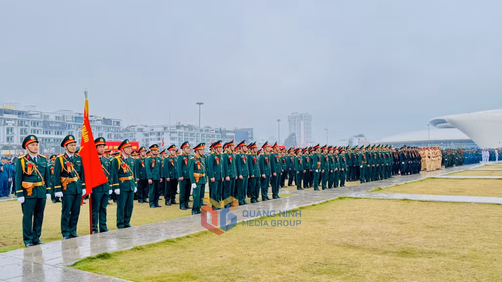 Các lực lượng vũ trang, dân quân tự vệ tại Lễ ra quân huấn luyện.