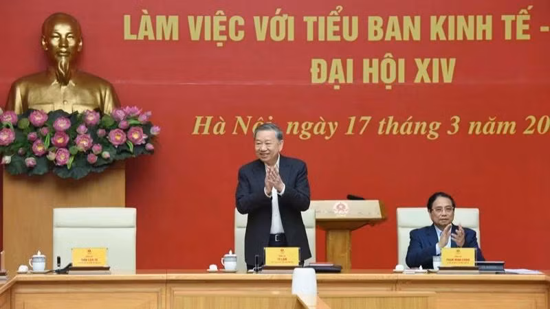 Tổng Bí thư Tô Lâm chủ trì cuộc làm việc với Tiểu ban Kinh tế-Xã hội Đại hội XIV của Đảng. (Ảnh: TRẦN HẢI)