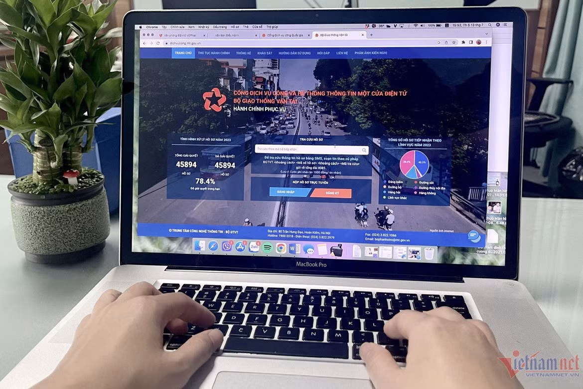 Hiện nay, hầu hết cổng thông tin điện tử của các bộ, ngành, địa phương đều đã tuân thủ quy định gắn mã, kết nối tới hệ thống EMC. Ảnh minh họa: T.D