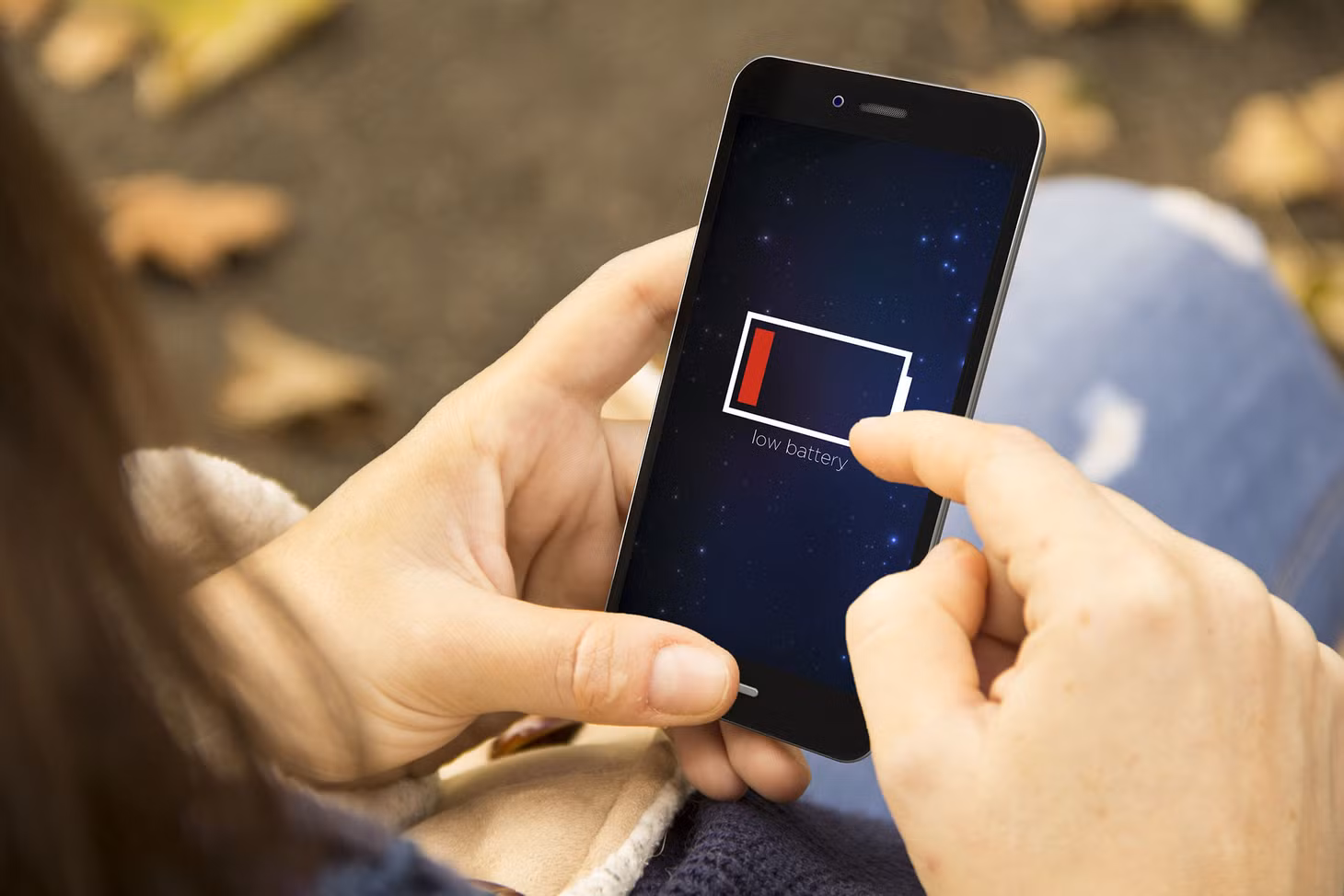 Thời lượng pin là vấn đề đáng quan tâm khi người dùng lựa chọn smartphone. Ảnh: Shutterstock