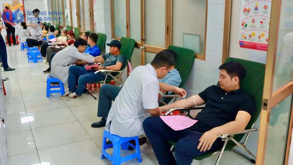 Đoàn Thanh niên UBND tỉnh tổ chức chương trình Hiến máu tình nguyện đợt 1 năm 2026 - “Giọt hồng nhân ái”.