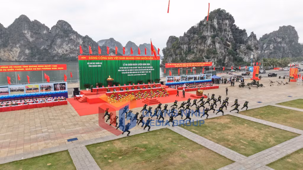 2026-03_Lễ ra quân huấn luyện năm 2026 - Màn đồng diễn võ thuật. Ảnh: Minh Hà