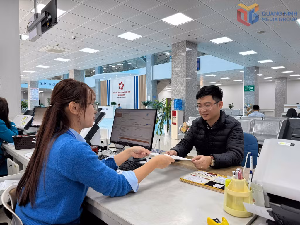 Giải quyết thủ tục hành chính tại Trung tâm Phục vụ hành chính công tỉnh.