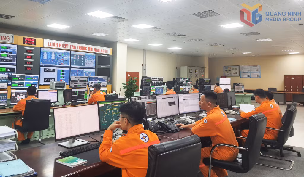 Khu vực điều khiển sản xuất của Nhà máy Nhiệt điện Mông Dương 1.