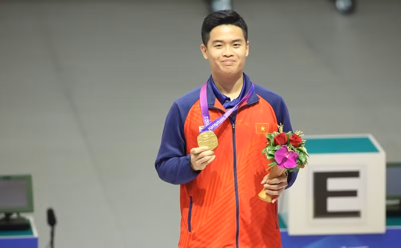 Xạ thủ Phạm Quang Huy giành huy chương vàng ASIAD 19. Ảnh: Bùi Lượng