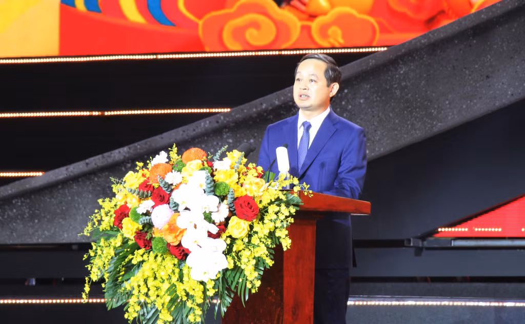 Đồng chí ....
