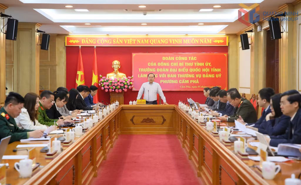 Quang cảnh buổi làm việc.