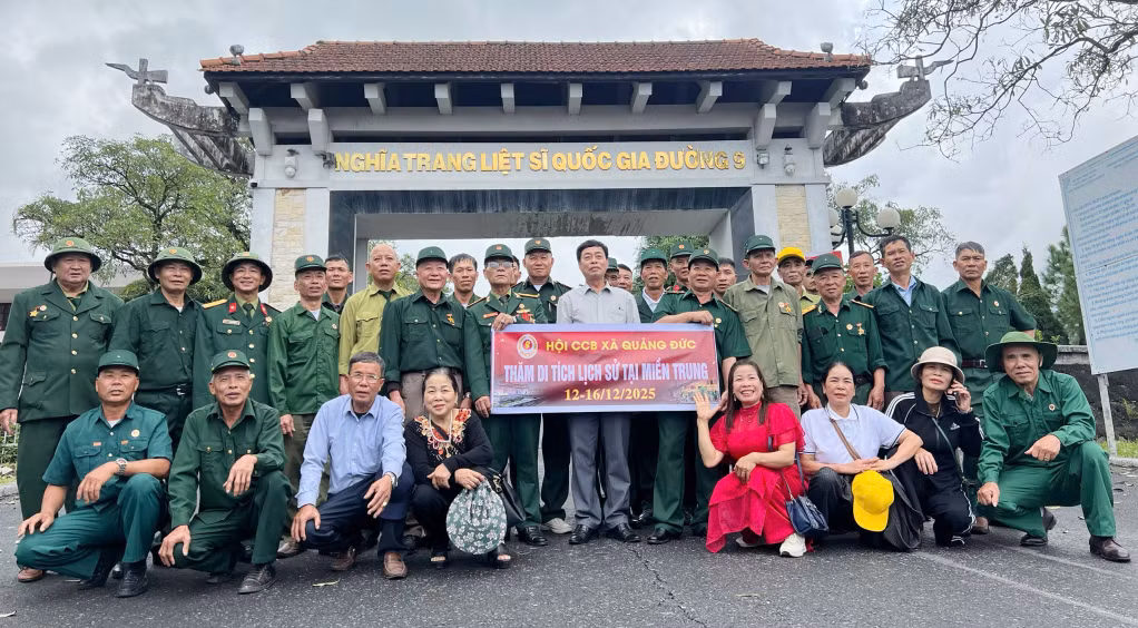 Hội CCB xã Quảng Đức thăm Nghĩa trang Liệt sĩ Đường 9 Quảng Trị, nhân dịp Ngày thành lập Quân đội Nhân dân Việt Nam, tháng 12/2025.
