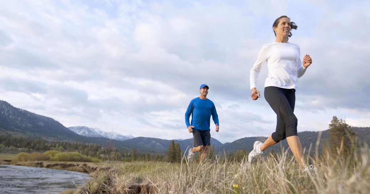 Vận động buổi sáng còn kích thích cơ thể sản sinh endorphin - loại hormone giúp tạo cảm giác vui vẻ, giảm căng thẳng