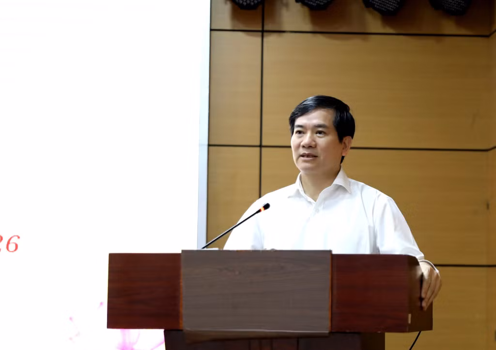 Đồng chí Vũ Quyết Tiến, Phó Bí thư Tỉnh ủy, Chủ tịch Ủy ban MTTQ tỉnh dự, Trưởng Ban Chỉ đạo 35 tỉnh, phát biểu chỉ đạo hội nghị.