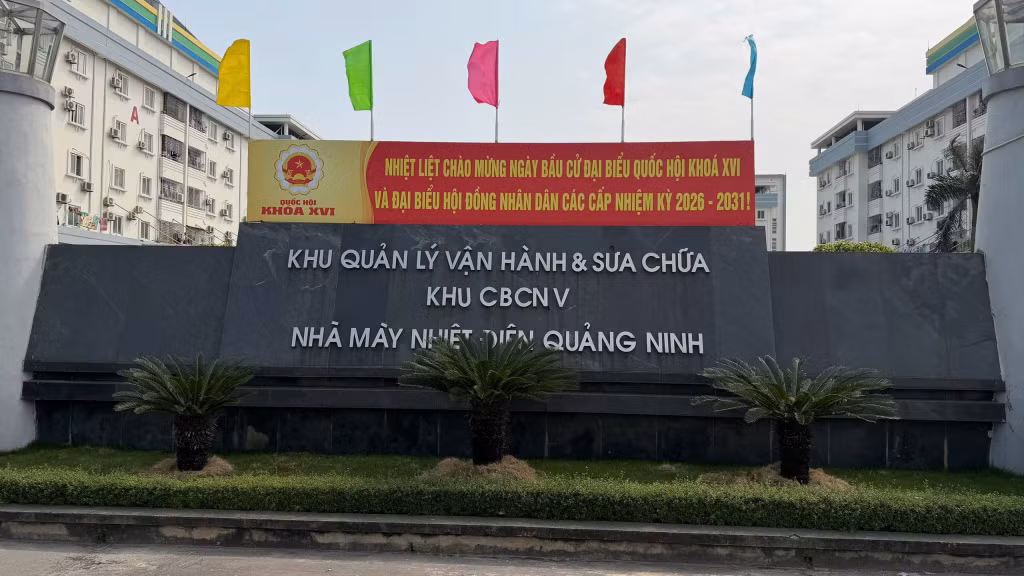Tuyên truyền trực quan tại các khu vực làm việc Công ty