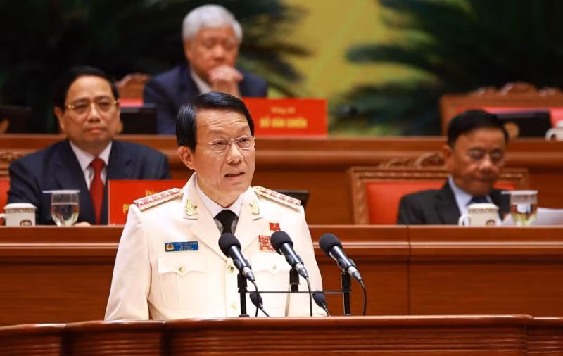 Đồng chí Lương Tam Quang, Ủy viên Bộ Chính trị, Bí thư Đảng ủy Công an Trung ương, Bộ trưởng Bộ Công an, tham luận tại Đại hội.