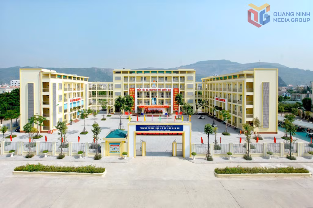 Trường THCS Chu Văn An (phường Cẩm Phả) có cơ sở vật chất đồng bộ, hiện đại, đáp ứng yêu cầu đổi mới giáo dục.
