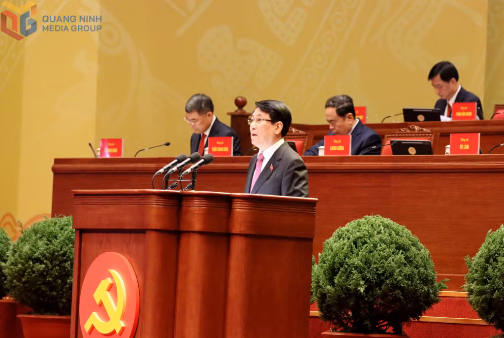 Đồng chí Lương Cường, Ủy viên Bộ Chính trị, Chủ tịch nước trình bày Diễn văn khai mạc Đại hội.
