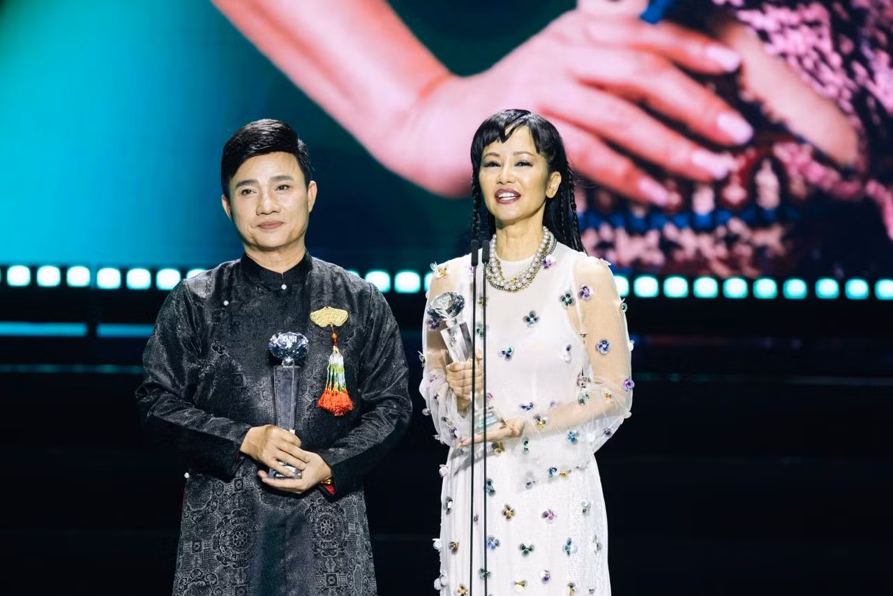 Quang Linh và Hồng Nhung.