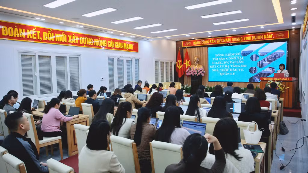 Sở Tài chính tỉnh tổ chức tập huấn nghiệp vụ tổng kiểm kê tài sản công cho cán bộ kế toán đảm nhận nhiệm vụ nhập liệu của các xã, phường khu vực Móng Cái cũ.