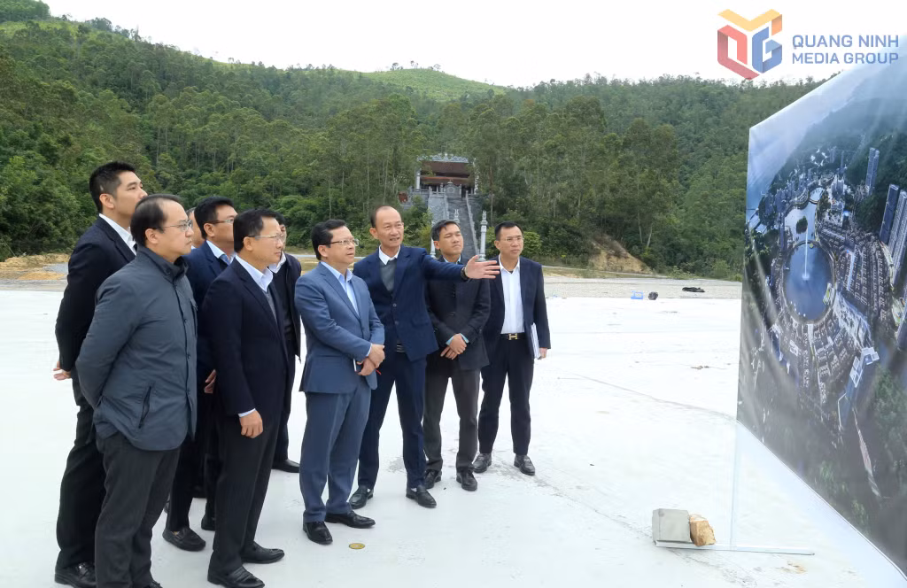 Đoàn công tác Ban Chính sách, chiến lược Trung ương khảo sát tại Dự án Khu dịch vụ du lịch phức hợp cao cấp tại Khu kinh tế Vân Đồn.
