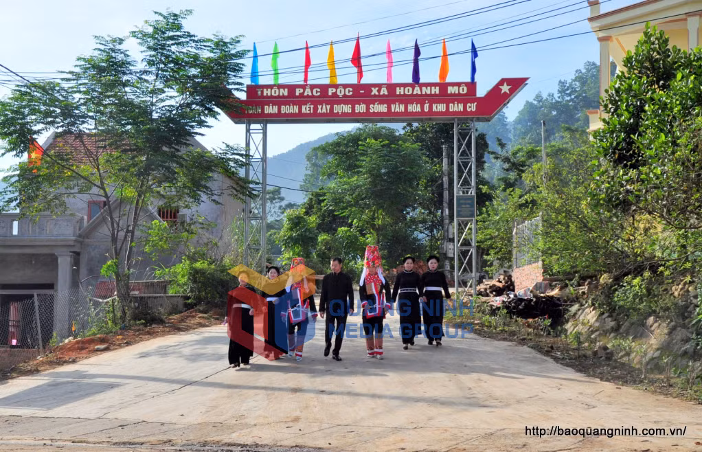 Công trình đường giao thông thôn Pắc Pộc, xã Hoành Mô (9-2020). Ảnh: Minh Hà