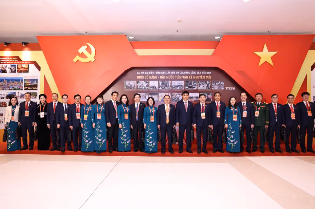 Đoàn đại biểu tỉnh Quảng Ninh dự khai mạc Đại hội.