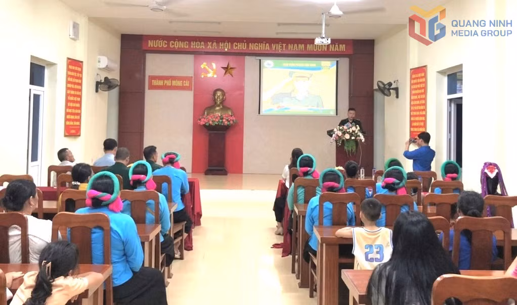 Đồn Biên phòng Pò Hèn tổ chức buổi tuyên truyền Luật Biên phòng cho người dân trên địa bàn.