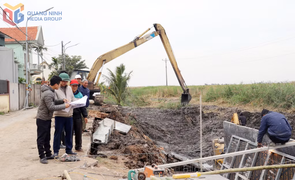 Nhà thầu huy động phương tiện, máy móc đảm bảo tiến độ thực hiện Dự án Chỉnh trang đô thị, cải tạo, nâng cấp mở rộng tuyến đường trục giao thông khu Tiền Phong 1,2,3 phường Liên Hoà.