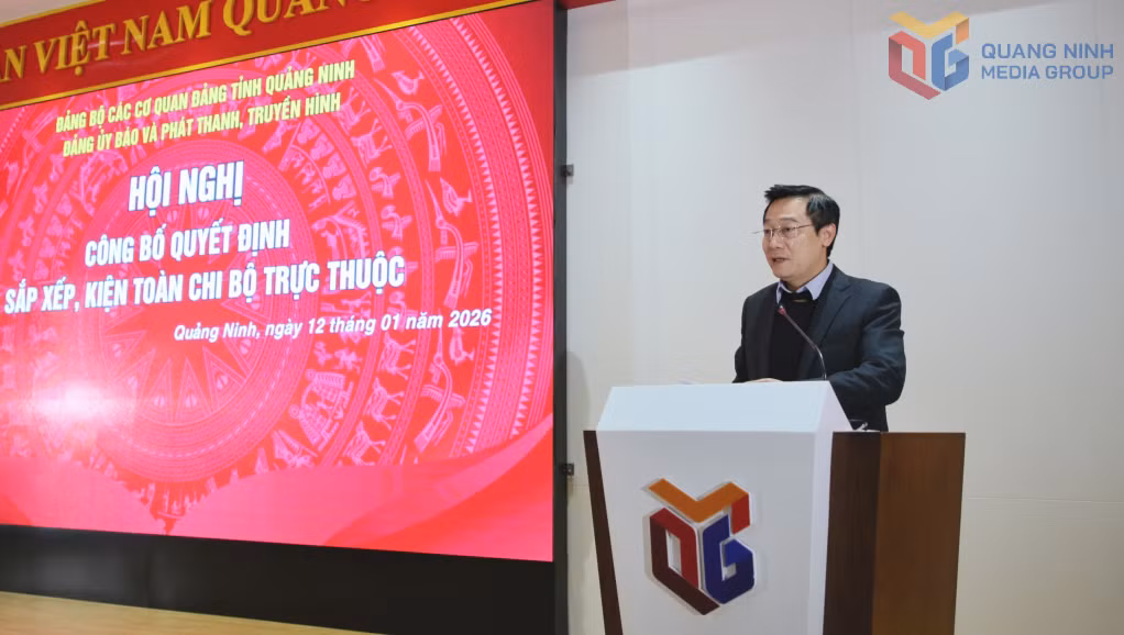 Đồng chí Nguyễn Thế Lãm, Tỉnh uỷ viên, Bí thư Đảng ủy, Giám đốc, Tổng Biên tập Báo và Phát thanh, Truyền hình Quảng Ninh, phát biểu tại hội nghị.