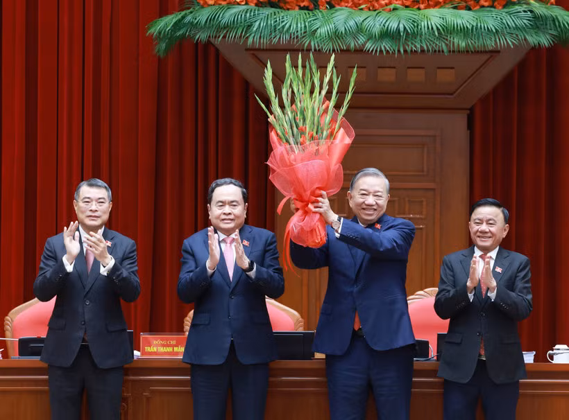 Ban Chấp hành Trung ương Đảng khóa XIV đã thống nhất tuyệt đối bầu đồng chí Tô Lâm, Tổng Bí thư Ban Chấp hành Trung ương Đảng khóa XIII tiếp tục giữ chức Tổng Bí thư Ban Chấp hành Trung ương Đảng khóa XIV. (Ảnh: TTXVN)