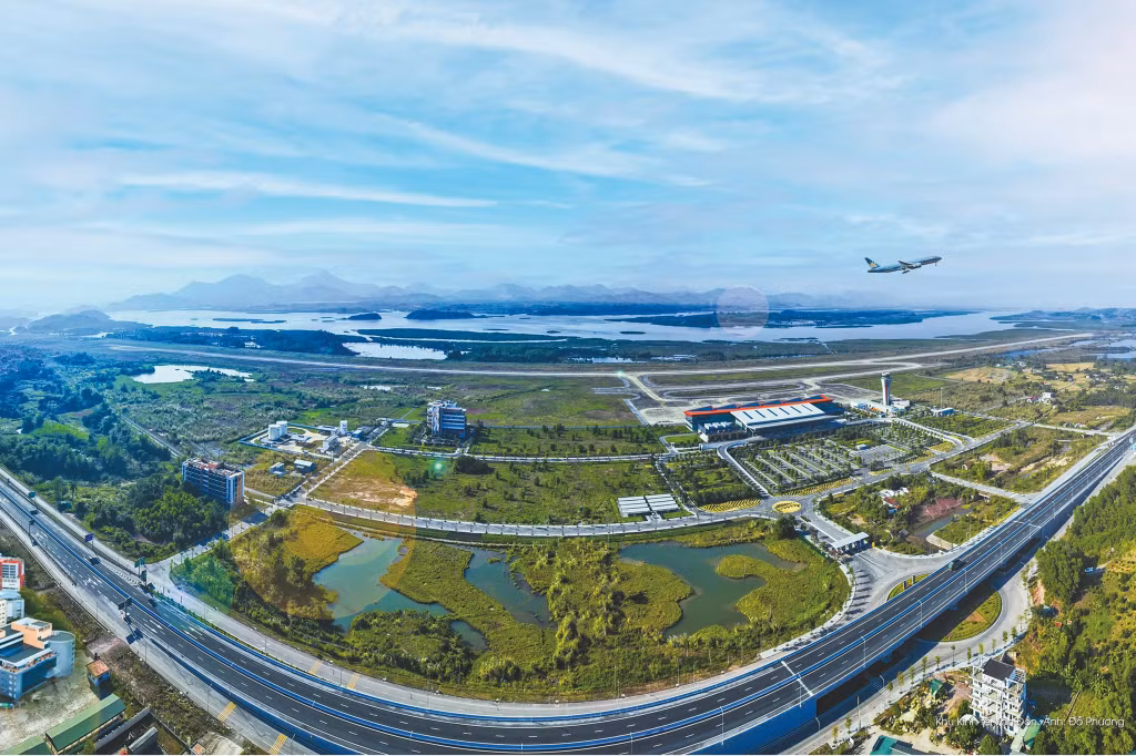 Trục cao tốc dọc tỉnh đã đảm bảo kết nối liên thông, tổng thể với các cảng. Ảnh: Đỗ Phương