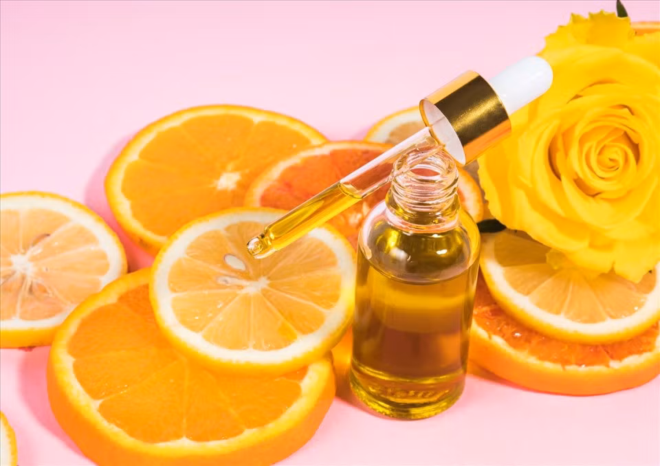 Nên ưu tiên vitamin C tự nhiên từ thực vật.