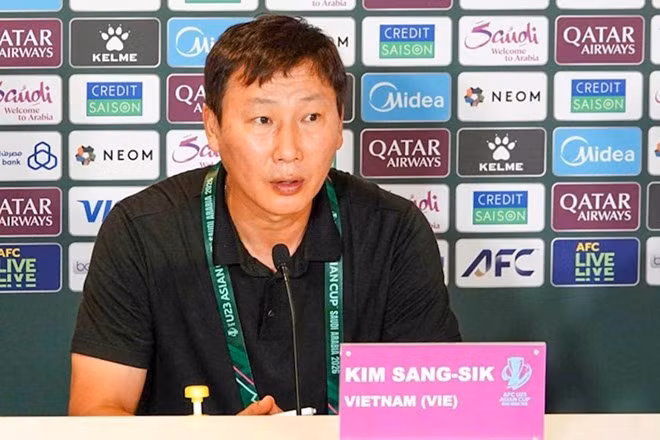 HLV Kim Sang-sik của U23 Việt Nam. Ảnh: AFC