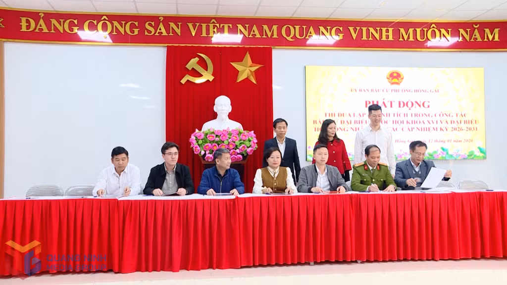 Phường Hồng Gai tổ chức ký giao kết thi đua lập thành tích trong công tác bầu cử đại biểu Quốc hội khóa XVI và đại biểu HĐND các cấp, nhiệm kỳ 2026-2031