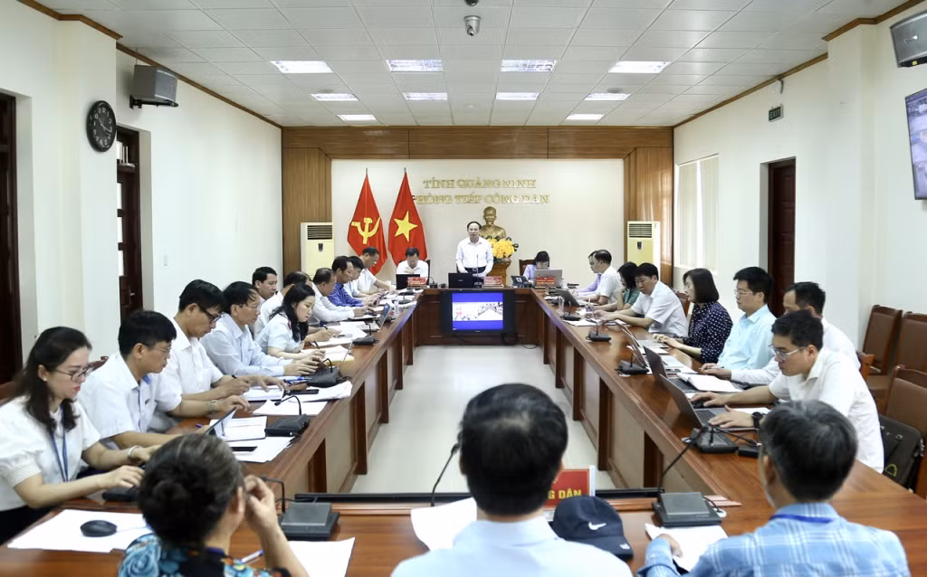 Đồng chí Nguyễn Xuân Ký, Ủy viên Trung ương Đảng, Bí thư Tỉnh ủy, Chủ tịch HĐND tỉnh, tiếp công dân thường kỳ tháng 4/2024. Ảnh: Thu Chung