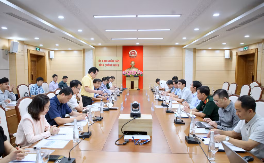 Quang cảnh buổi làm việc.