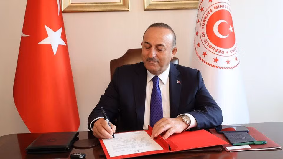 Ngoại trưởng Thổ Nhĩ Kỳ Mevlut Cavusoglu đã trình thư yêu cầu đổi tên tiếng Anh của nước này thành "Turkiye". Ảnh: BBC.
