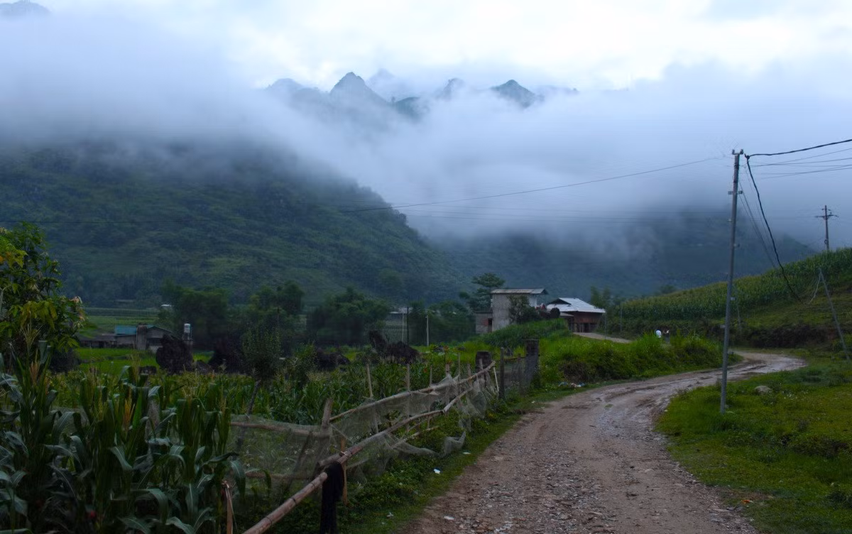 Du Già yên bình trên cao nguyên đá ảnh 10
