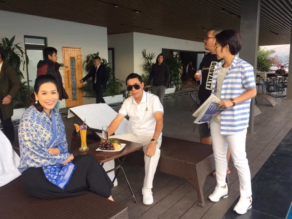 Hà Hương hậu trường một cảnh quay,