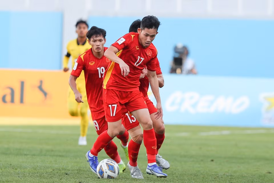 Hai Long (số 17) giành danh hiệu cầu thủ hay nhất trận. Ảnh: AFC.