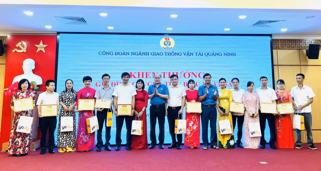 10 gia đình CNVCLĐ tiêu biểu được tuyên dương.