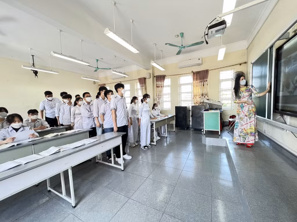 Một giờ học tiếng Anh của học sinh Trường THPT Đông Triều.