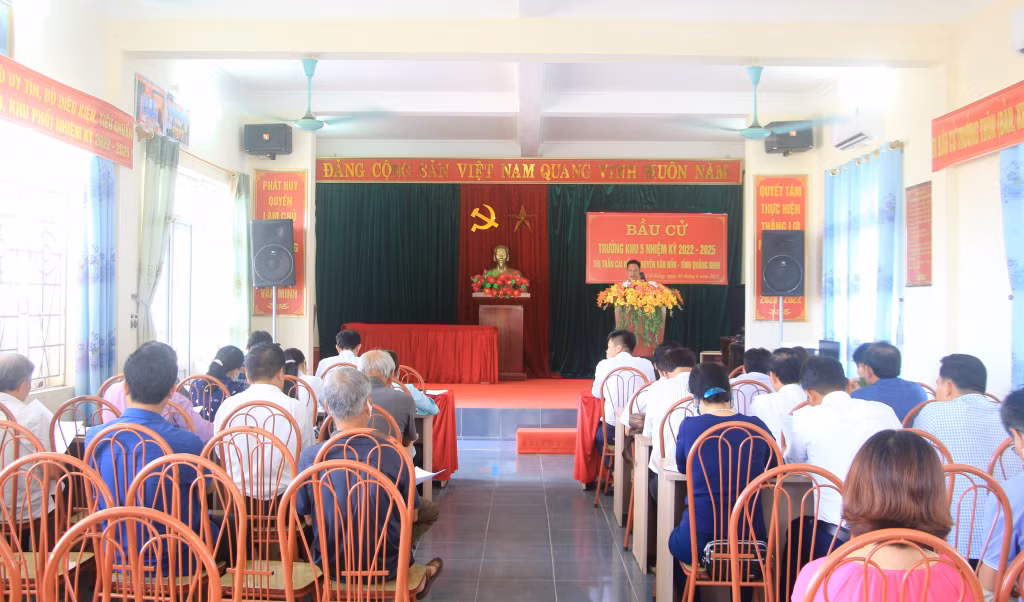 Thị trấn Cái Rồng tập huấn cho các Tổ bầu cử về cách thức, quy trình tổ chức trong ngày bầu cử 5/6.