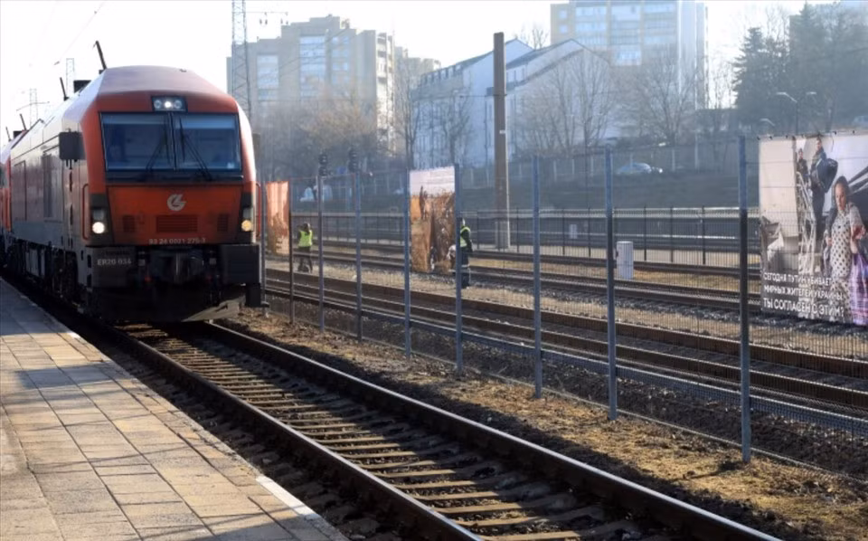 Nhà ga ở Vilnius, Lithuania, nơi các chuyến tàu trung chuyển từ Mátxcơva đến Kaliningrad dừng chân. Ảnh: AFP