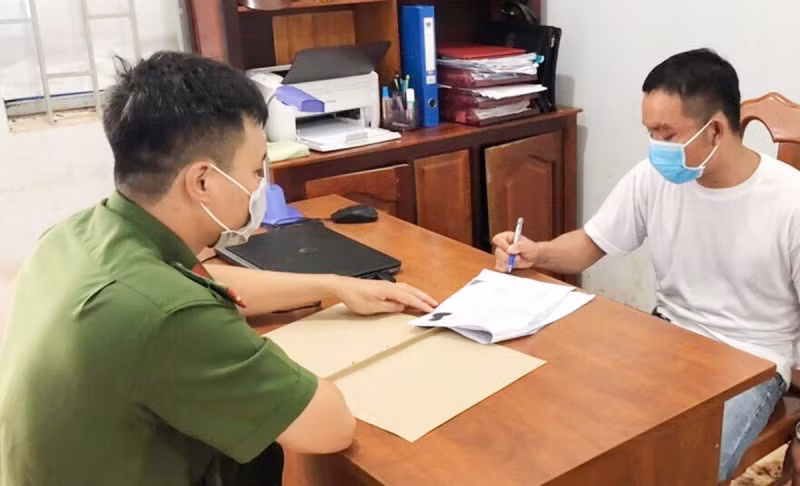 Đối tượng Lê Xuân Hoàng tại cơ quan điều tra.