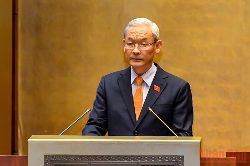 Chủ nhiệm Ủy ban Tài chính, Ngân sách của Quốc hội Nguyễn Phú Cường trình bày báo cáo giải trình, tiếp thu. (Ảnh: LINH KHOA NGUYÊN)
